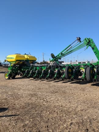 Main image John Deere 1770