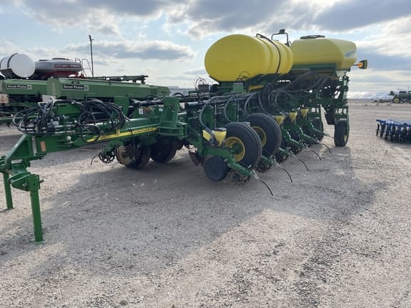 Main image John Deere 1770