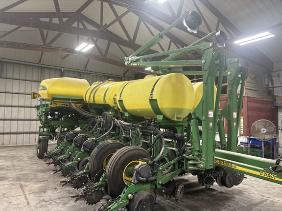 2012 John Deere 1770 Equipment Image0