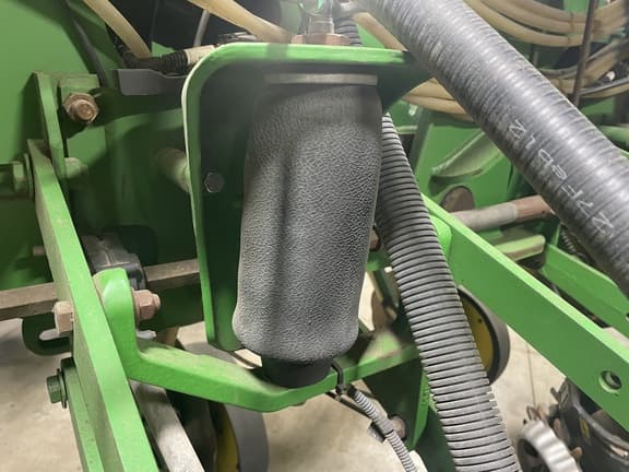 Image of John Deere 1770 equipment image 3