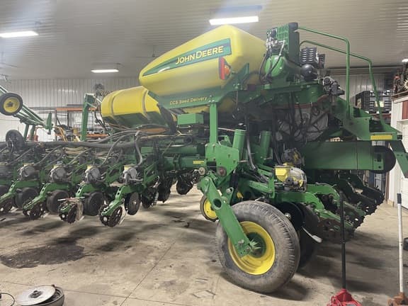 Image of John Deere 1770 Primary image