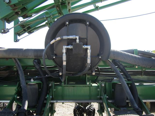 Image of John Deere 1770 equipment image 1