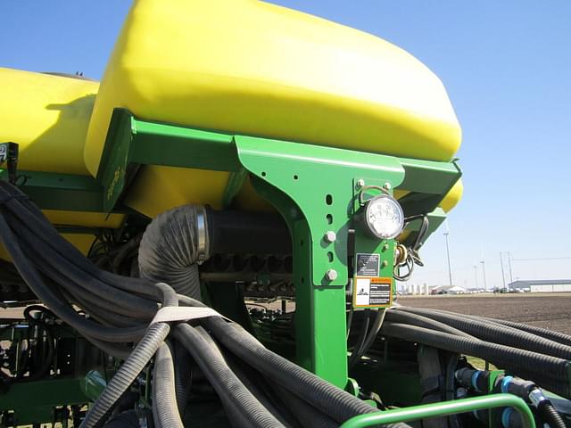 Image of John Deere 1770 equipment image 2