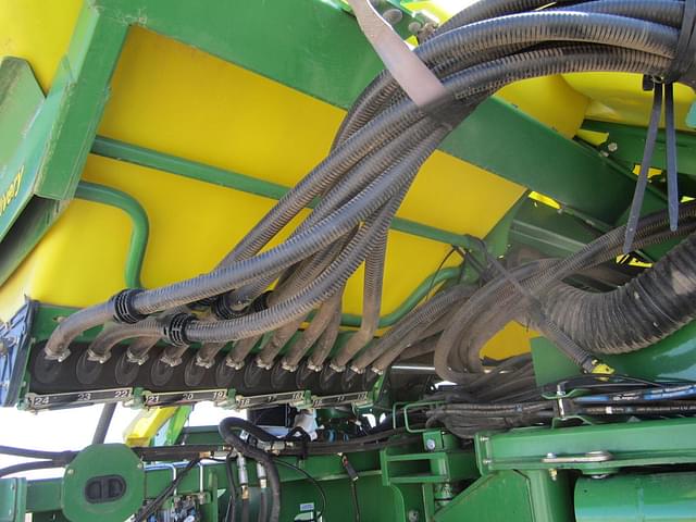 Image of John Deere 1770 equipment image 3