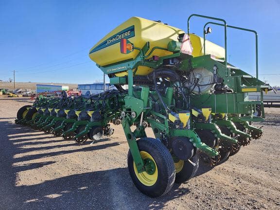Image of John Deere 1770 equipment image 4