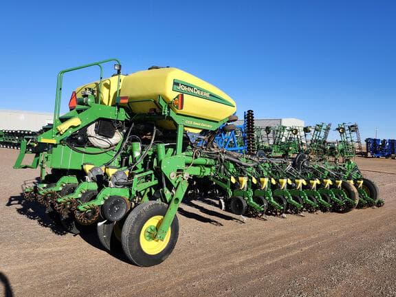 Image of John Deere 1770 equipment image 2