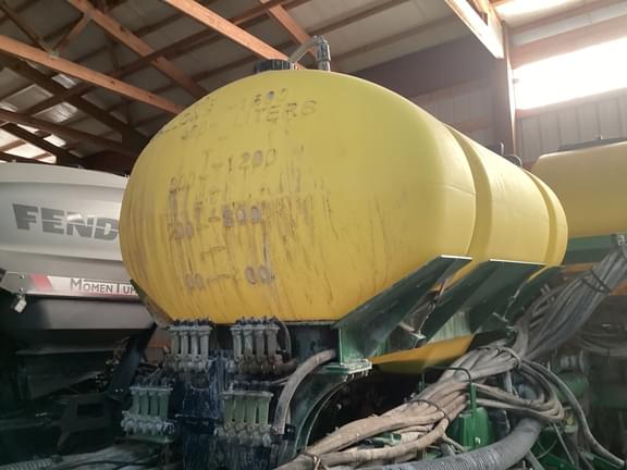 Image of John Deere 1770 equipment image 3