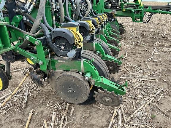 Image of John Deere 1770 equipment image 2
