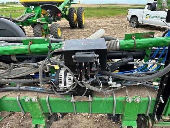 Image of John Deere 1770 equipment image 4