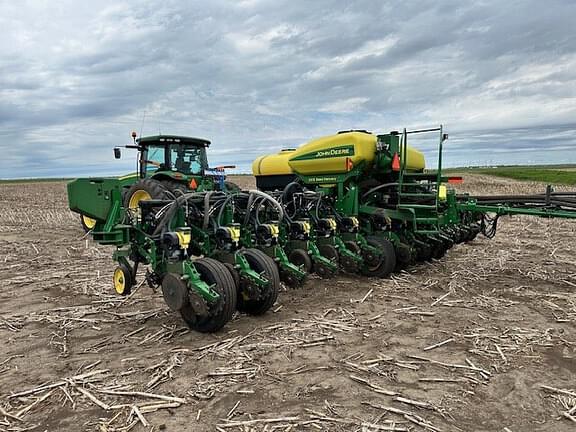 Image of John Deere 1770 Primary image