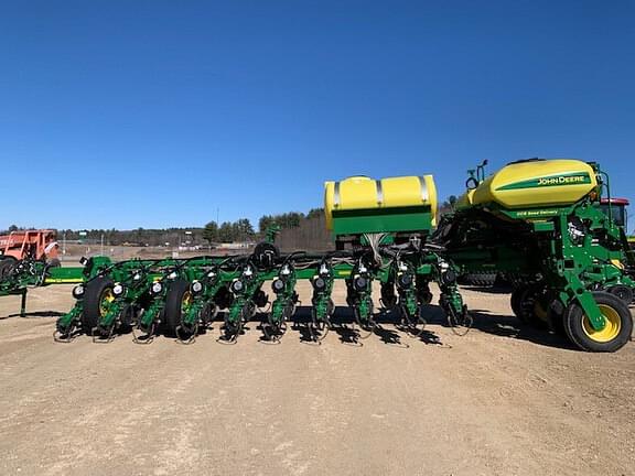 Image of John Deere 1770 equipment image 1