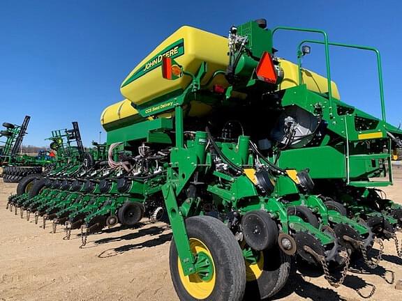 Image of John Deere 1770 equipment image 2