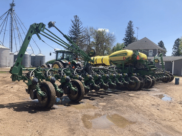 Main image John Deere 1770