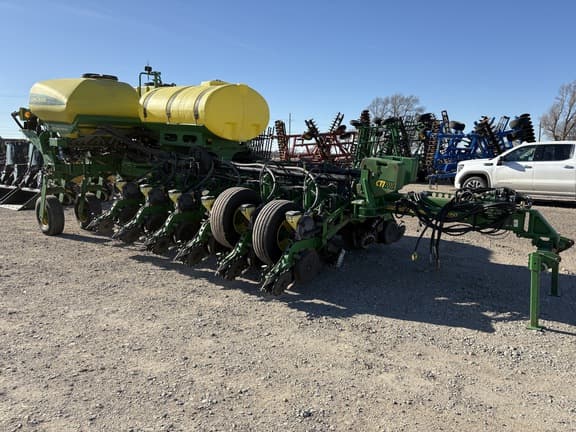 Image of John Deere 1770 equipment image 4