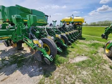 Main image John Deere 1770