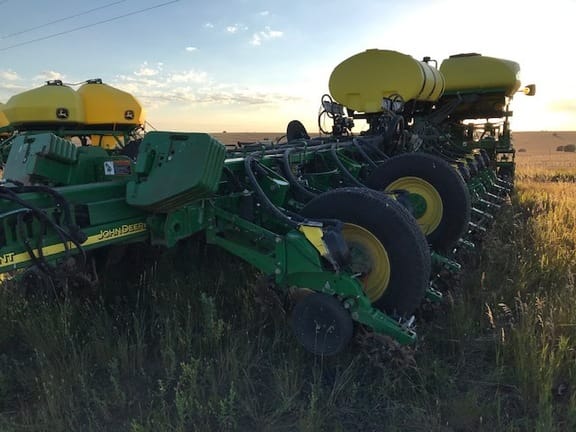 Main image John Deere 1770