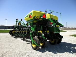 2012 John Deere 1770 Equipment Image0