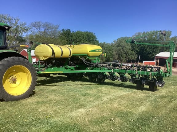 2012 John Deere 1770 Equipment Image0