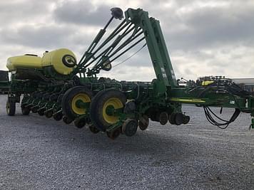 Main image John Deere 1770