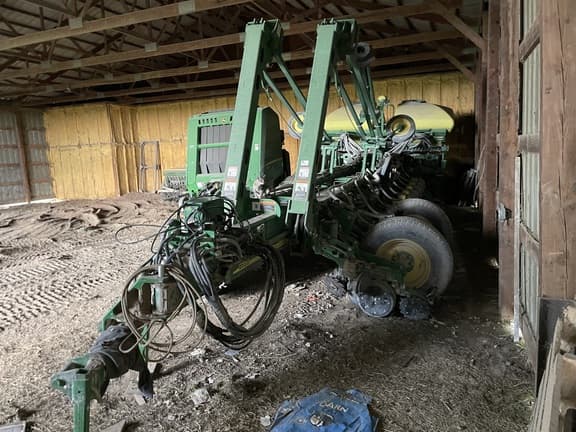 Image of John Deere 1770 equipment image 2