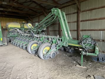 Main image John Deere 1770