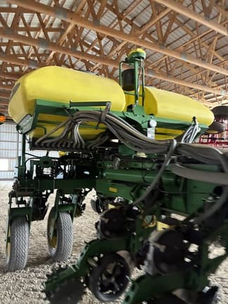 Image of John Deere 1770 equipment image 4