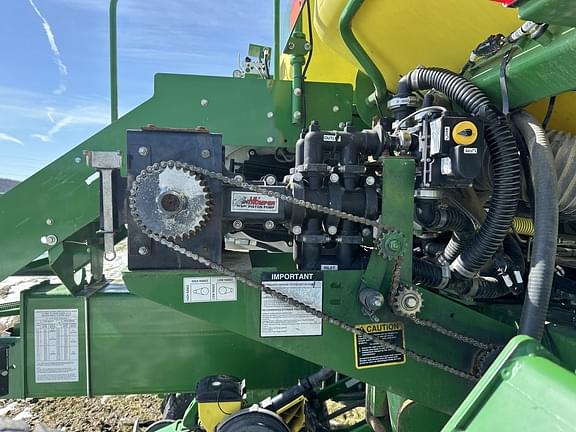 Image of John Deere 1770 equipment image 4