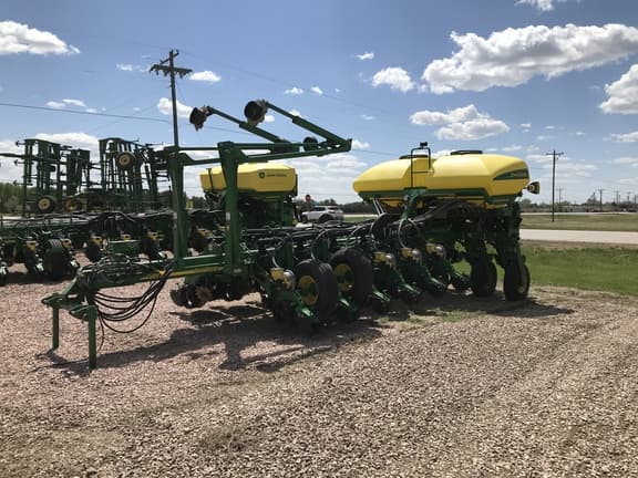 Image of John Deere 1770 equipment image 1