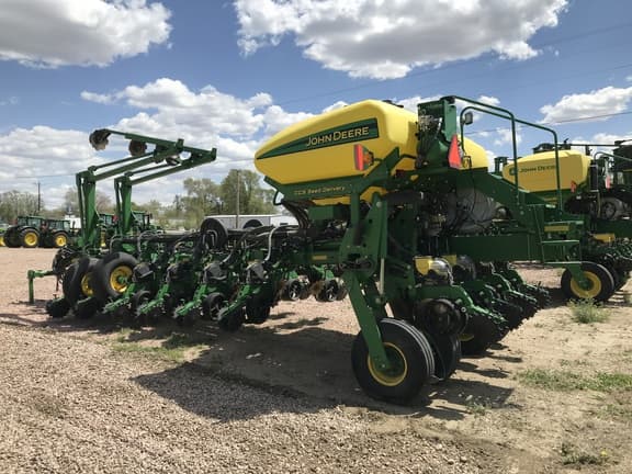 Image of John Deere 1770 equipment image 3