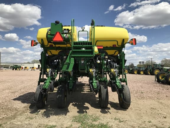Image of John Deere 1770 equipment image 4