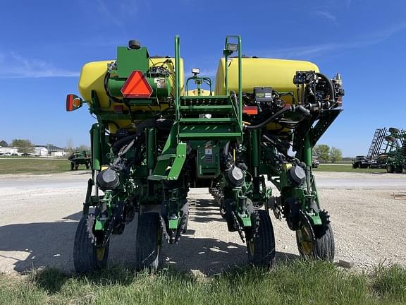 Image of John Deere 1770 equipment image 3