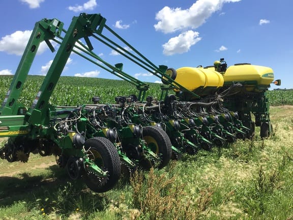 2012 John Deere 1770 Equipment Image0
