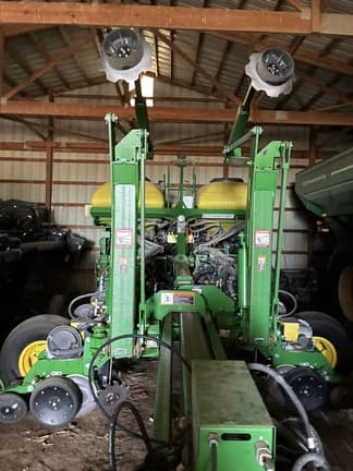 Image of John Deere 1770 equipment image 1