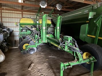 Main image John Deere 1770