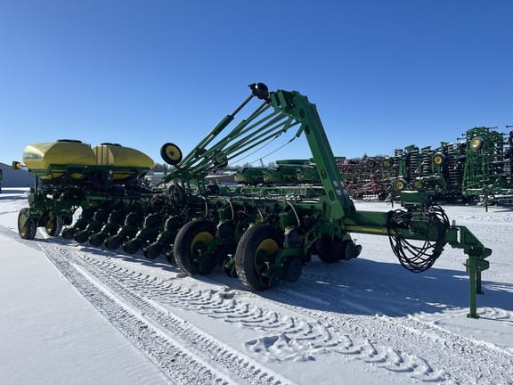 Main image John Deere 1770