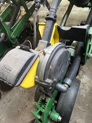 Image of John Deere 1770 equipment image 3