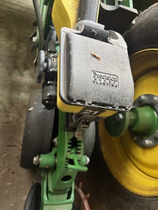 Image of John Deere 1770 equipment image 2