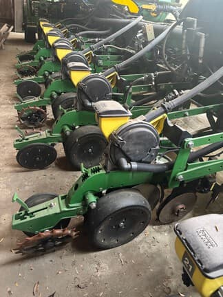 Image of John Deere 1770 equipment image 1