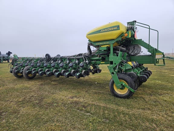 Image of John Deere 1770 equipment image 3