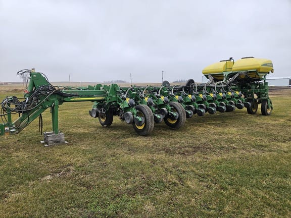 2012 John Deere 1770 Equipment Image0