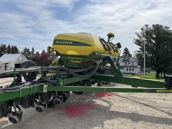 Main image John Deere 1770