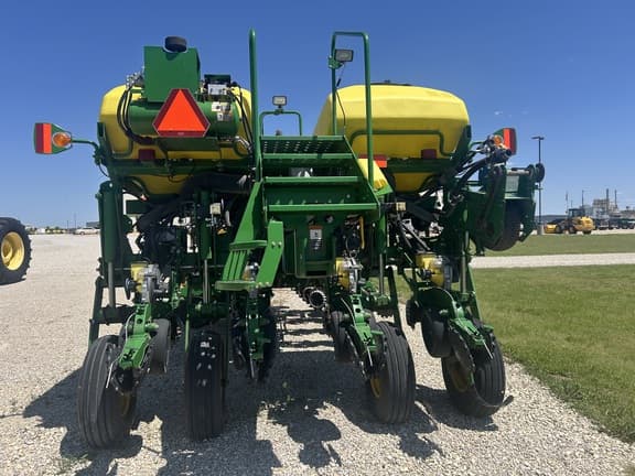 Image of John Deere 1770 equipment image 3