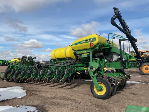 Image of John Deere 1770 Primary image