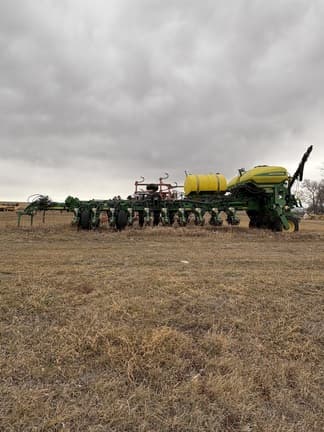 Image of John Deere 1770 equipment image 1