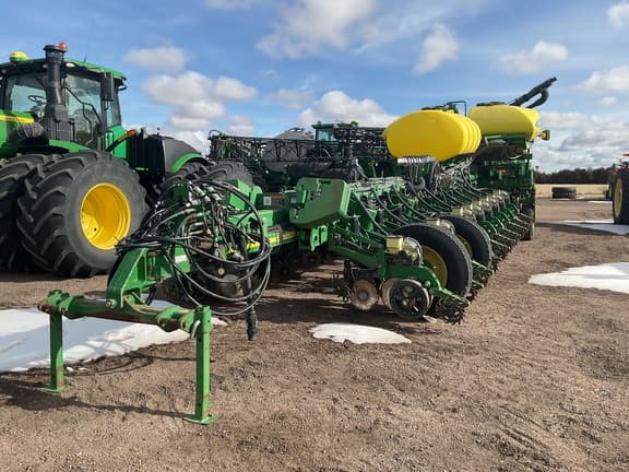 Image of John Deere 1770 equipment image 2