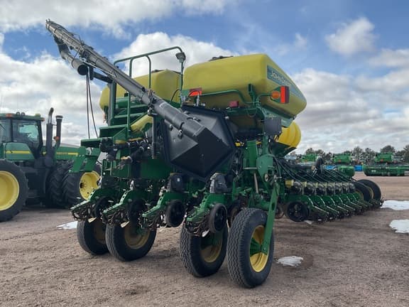 Image of John Deere 1770 equipment image 3