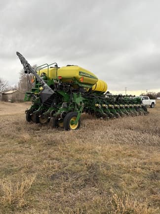 Image of John Deere 1770 equipment image 4
