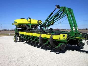 Main image John Deere 1770