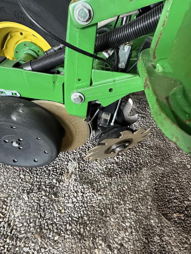 Image of John Deere 1770 equipment image 3