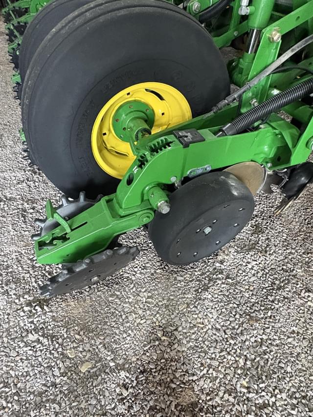 Image of John Deere 1770 equipment image 2